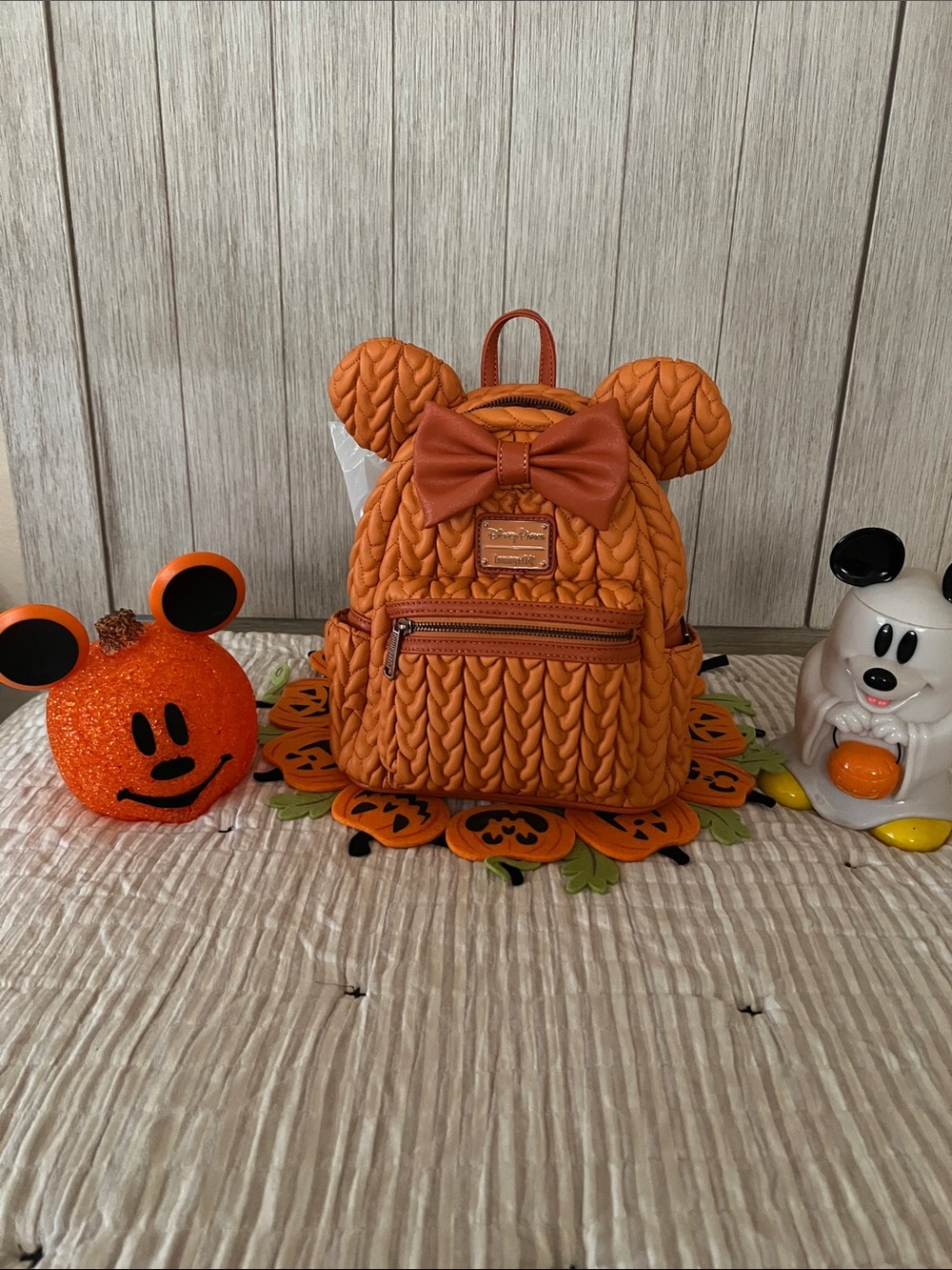 Disney Parks Minnie Mouse Pumpkin Loungefly Bag NWT